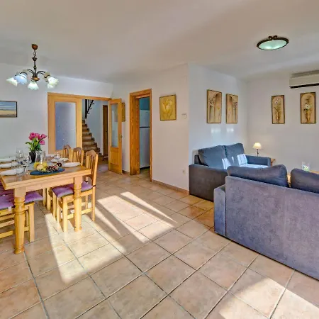 Puerta De 8 By Interhome Nyaraló