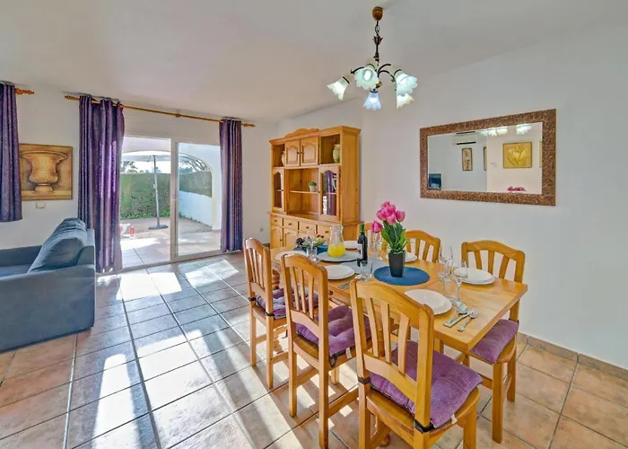 Puerta De 8 By Interhome Nyaraló *